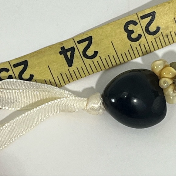 VTG Mini Shell & Lucite Chunky Ribbon Tie Necklace - Picture 7 of 13